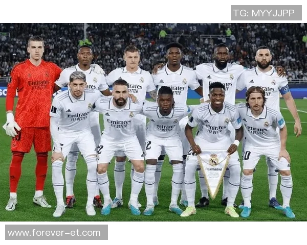 足球明星精彩瞬间回顾全景视频合集尽享球场传奇与荣耀时刻