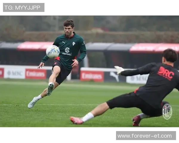 AC米兰迎战克拉约大学全力争胜力争小组出线机会